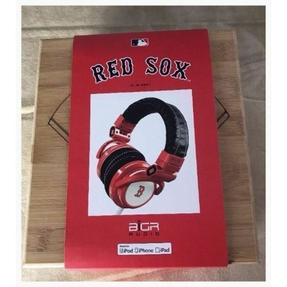 Boston Red SoxBIGR Audio Head Phones With Wooden Case Ear Cup